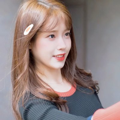 戴珍珠耳环的少女